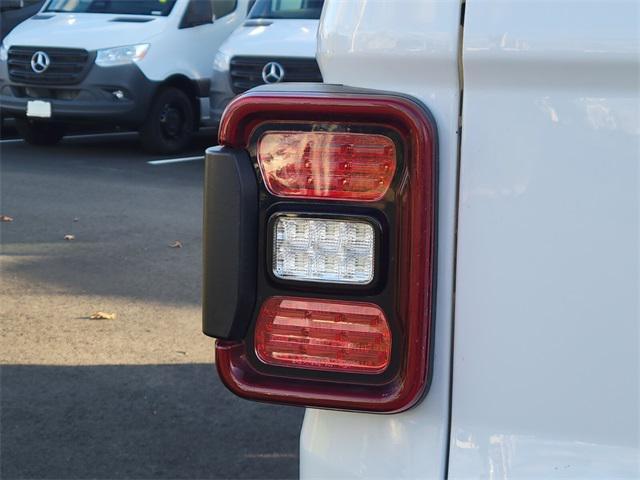 used 2021 Jeep Gladiator car, priced at $36,114