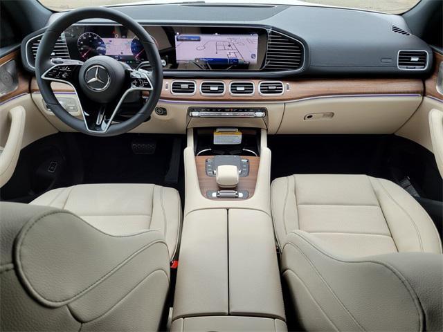 new 2025 Mercedes-Benz GLS 450 car, priced at $92,325