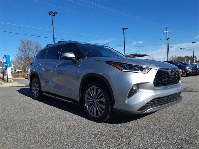 used 2022 Toyota Highlander car, priced at $40,458