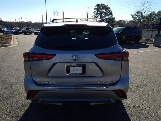 used 2022 Toyota Highlander car, priced at $40,458