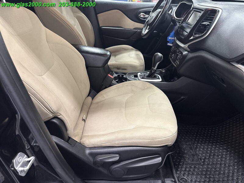 used 2015 Jeep Cherokee car, priced at $10,999