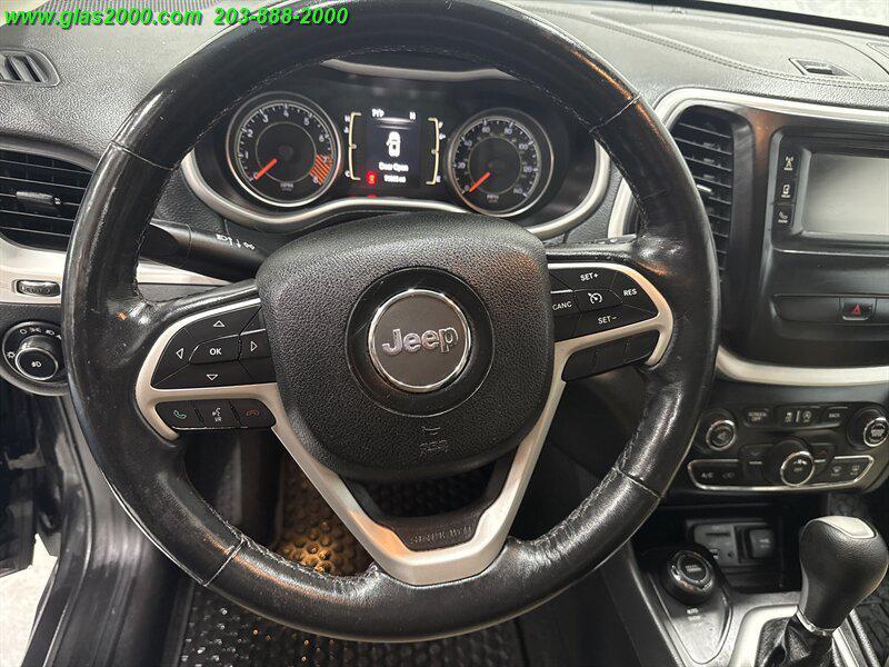 used 2015 Jeep Cherokee car, priced at $10,999