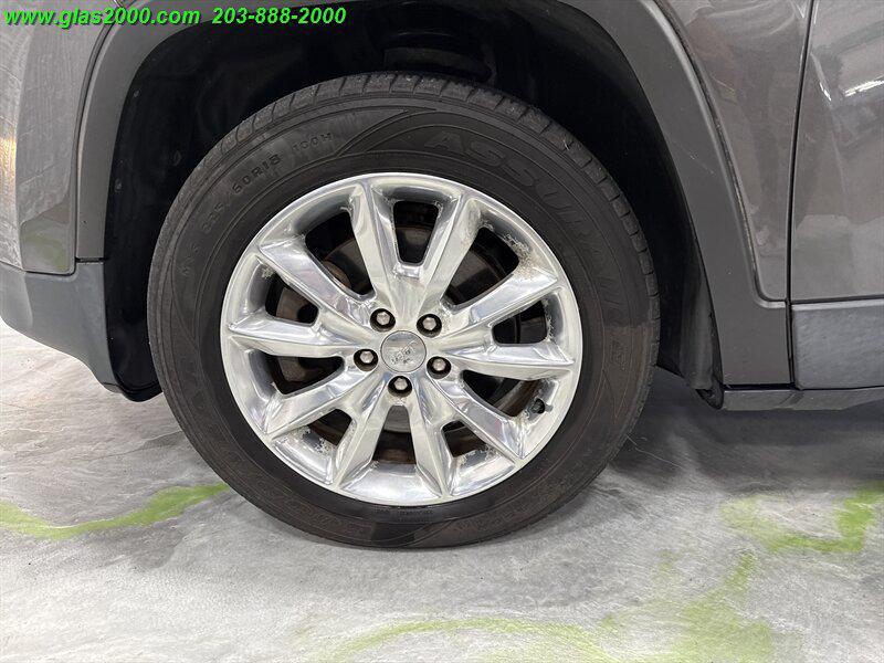 used 2015 Jeep Cherokee car, priced at $12,999