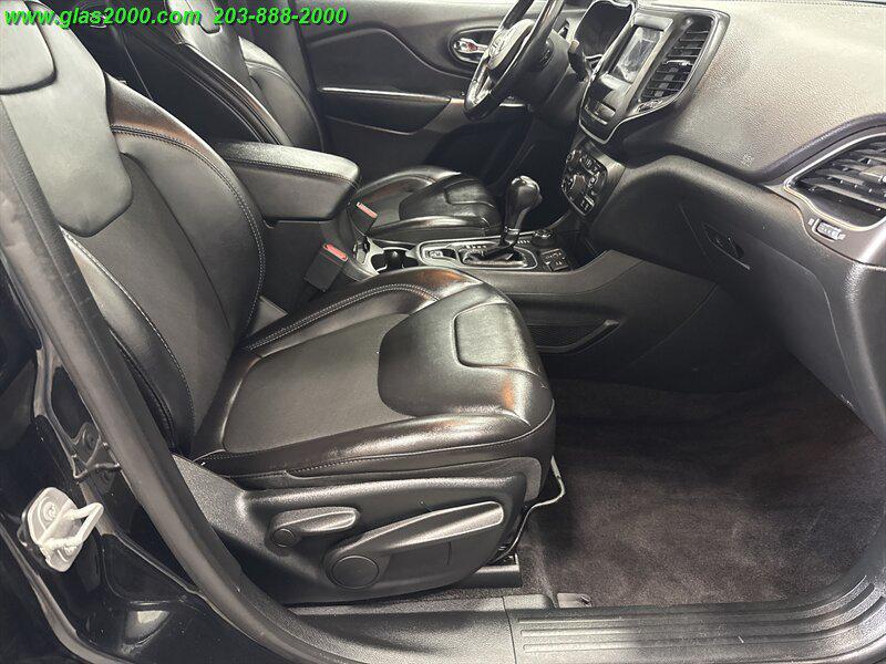 used 2019 Jeep Cherokee car, priced at $17,999