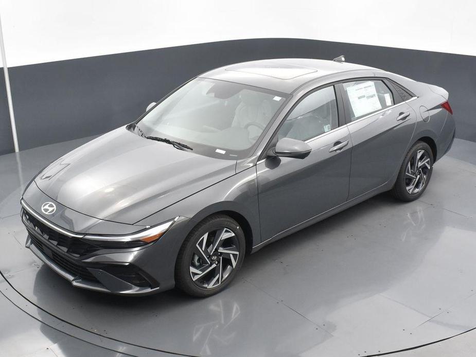 new 2024 Hyundai Elantra car, priced at $24,305