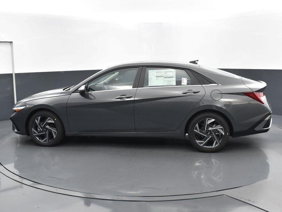 new 2024 Hyundai Elantra car, priced at $24,305