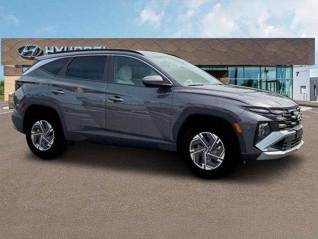 new 2025 Hyundai TUCSON Hybrid car, priced at $33,614