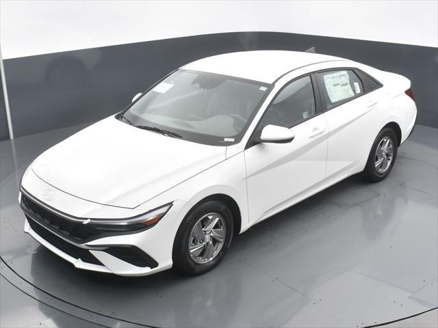 new 2025 Hyundai Elantra car, priced at $22,673