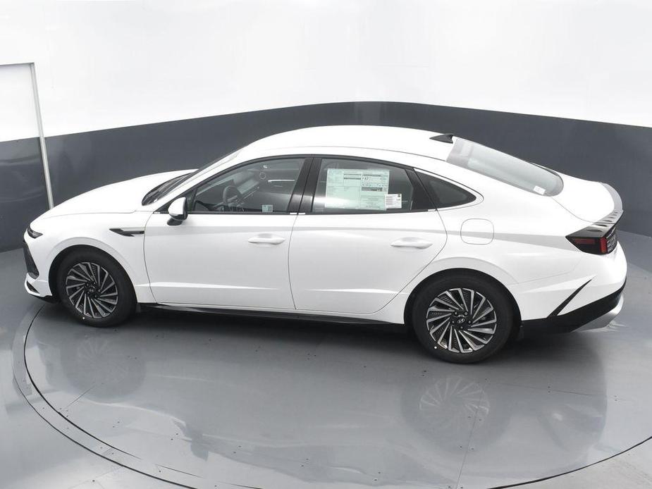 new 2024 Hyundai Sonata Hybrid car, priced at $29,540