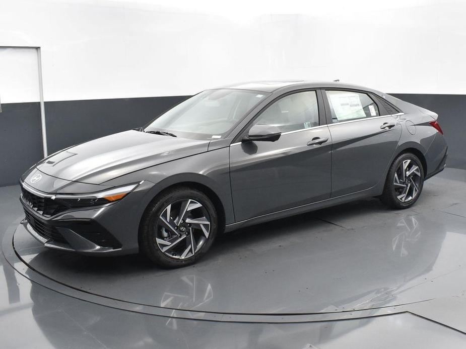 new 2024 Hyundai Elantra car, priced at $25,428