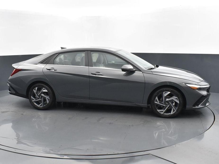 new 2024 Hyundai Elantra car, priced at $25,428