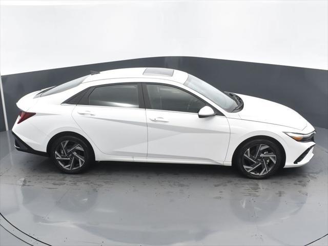 new 2024 Hyundai Elantra car, priced at $23,118