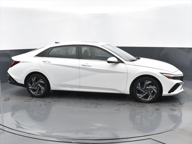 new 2024 Hyundai Elantra car, priced at $23,118