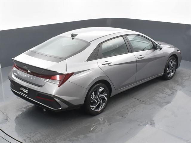 new 2025 Hyundai Elantra car, priced at $23,308