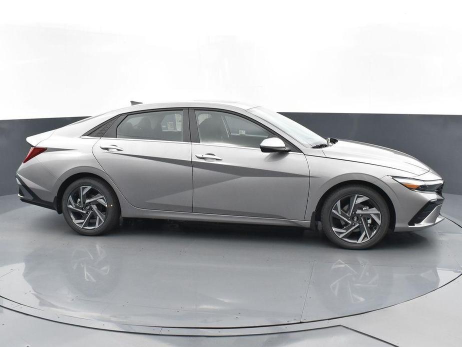 new 2024 Hyundai Elantra car, priced at $24,530