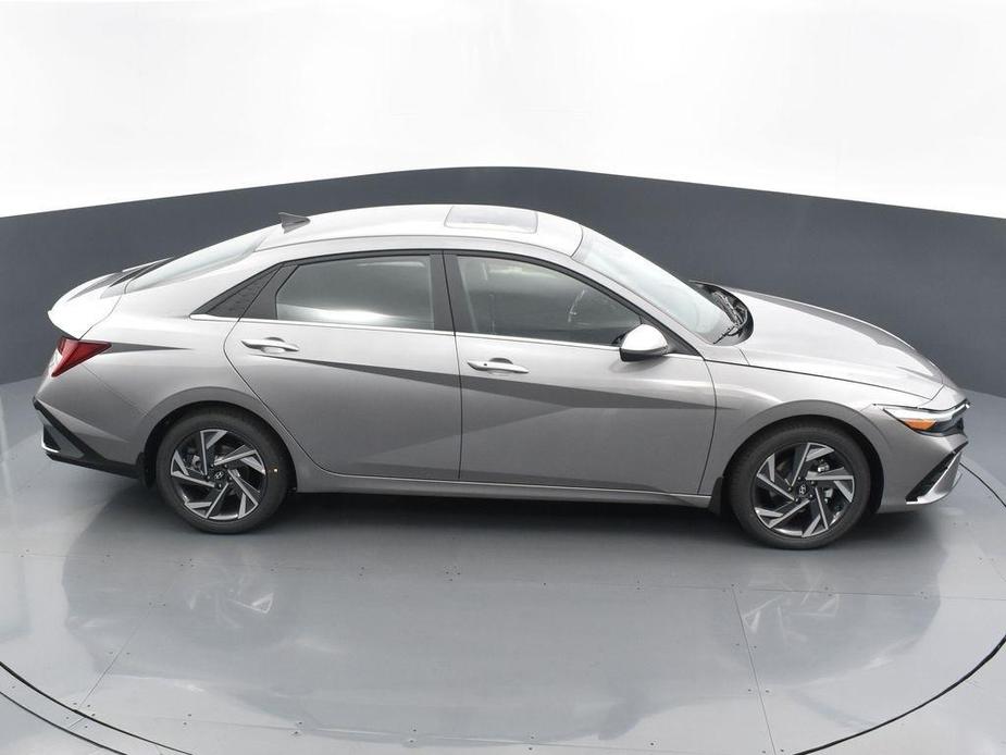 new 2024 Hyundai Elantra car, priced at $24,530