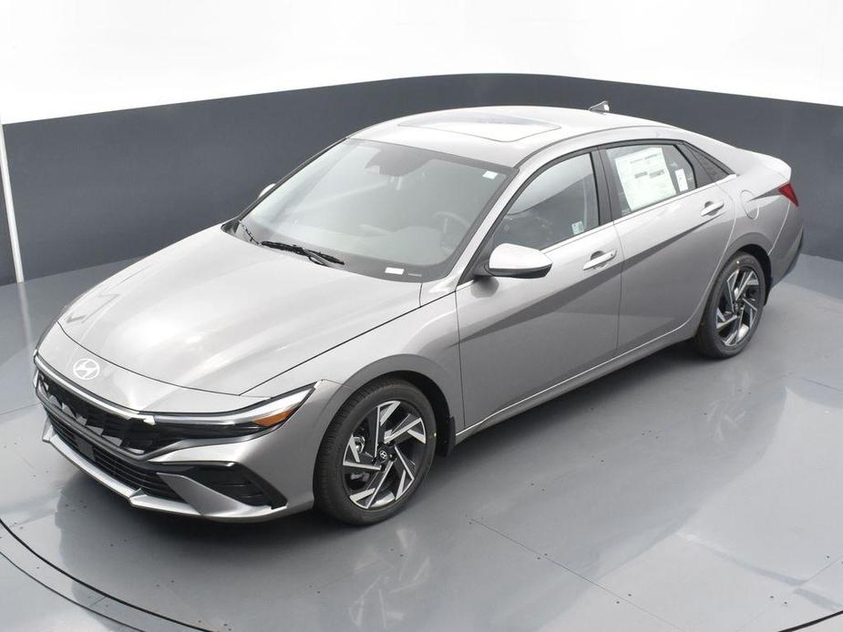 new 2024 Hyundai Elantra car, priced at $24,530