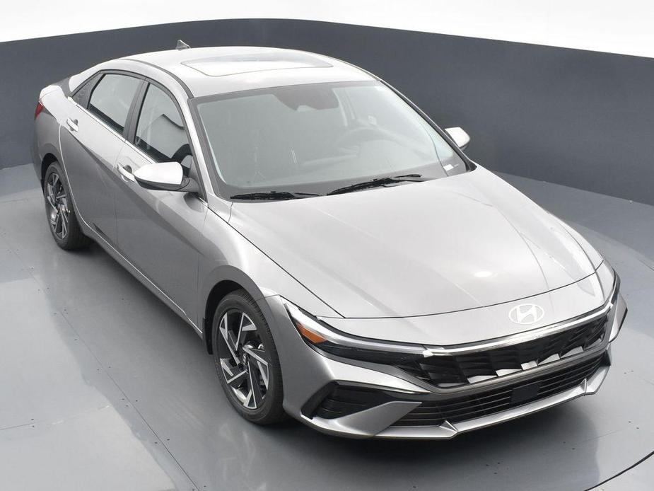 new 2024 Hyundai Elantra car, priced at $24,530