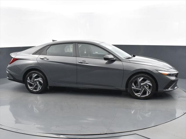 new 2025 Hyundai Elantra HEV car, priced at $27,201