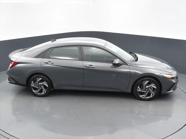 new 2025 Hyundai Elantra HEV car, priced at $27,201