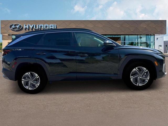 new 2025 Hyundai TUCSON Hybrid car, priced at $33,614