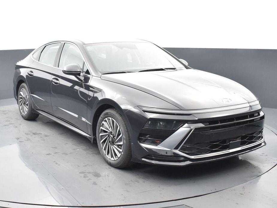 new 2024 Hyundai Sonata Hybrid car, priced at $29,070