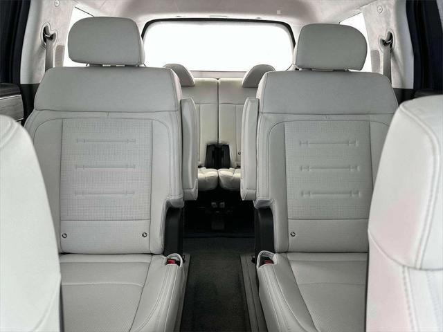 new 2025 Hyundai Santa Fe car, priced at $45,692