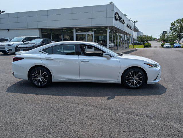 used 2024 Lexus ES 300h car, priced at $43,564