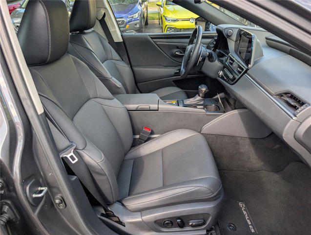 used 2025 Lexus ES 350 car, priced at $43,200