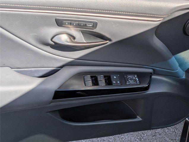 used 2025 Lexus ES 350 car, priced at $43,200