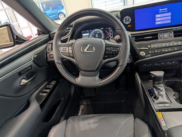 new 2025 Lexus ES 300h car, priced at $53,757