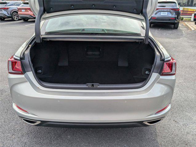 used 2024 Lexus ES 350 car, priced at $40,900