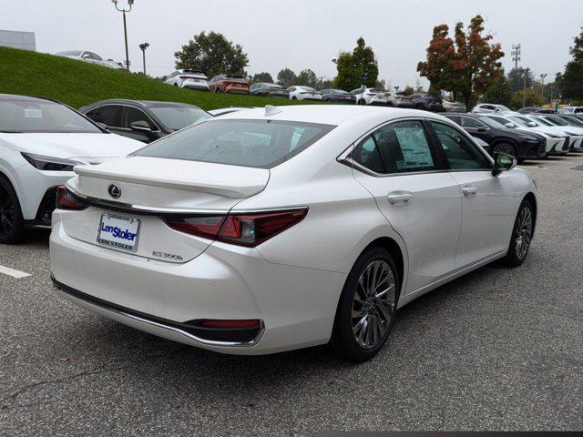 new 2025 Lexus ES 300h car, priced at $51,531