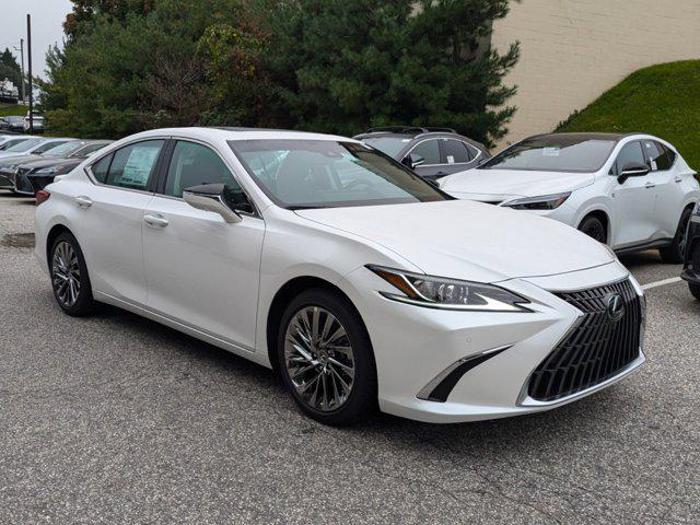 new 2025 Lexus ES 300h car, priced at $51,531