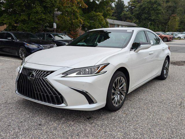 new 2025 Lexus ES 300h car, priced at $51,531