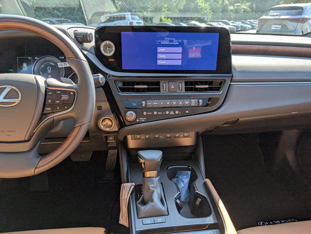 new 2025 Lexus ES 300h car, priced at $55,004