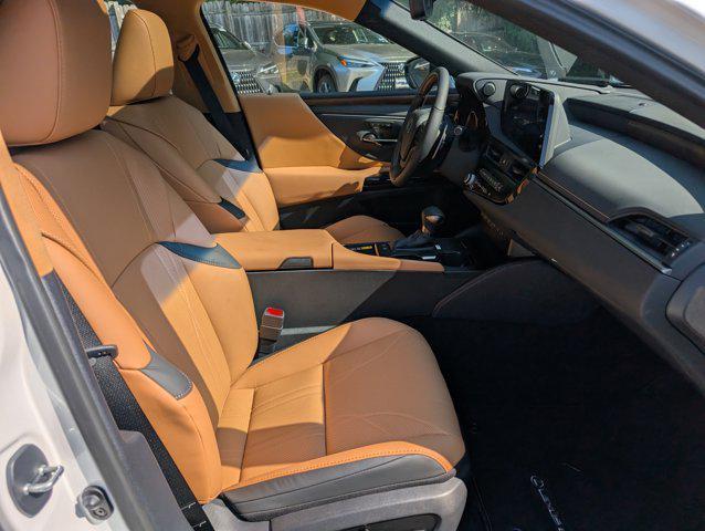 new 2025 Lexus ES 300h car, priced at $55,004