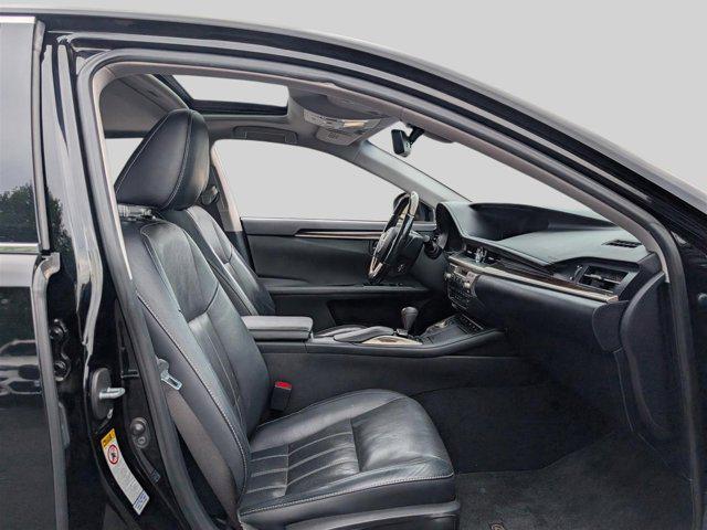 used 2016 Lexus ES 300h car