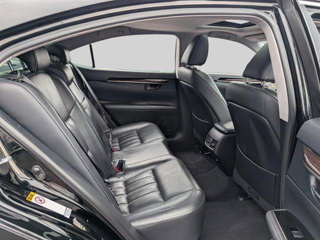 used 2016 Lexus ES 300h car