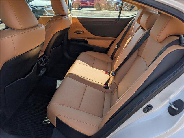 used 2024 Lexus ES 350 car, priced at $39,900