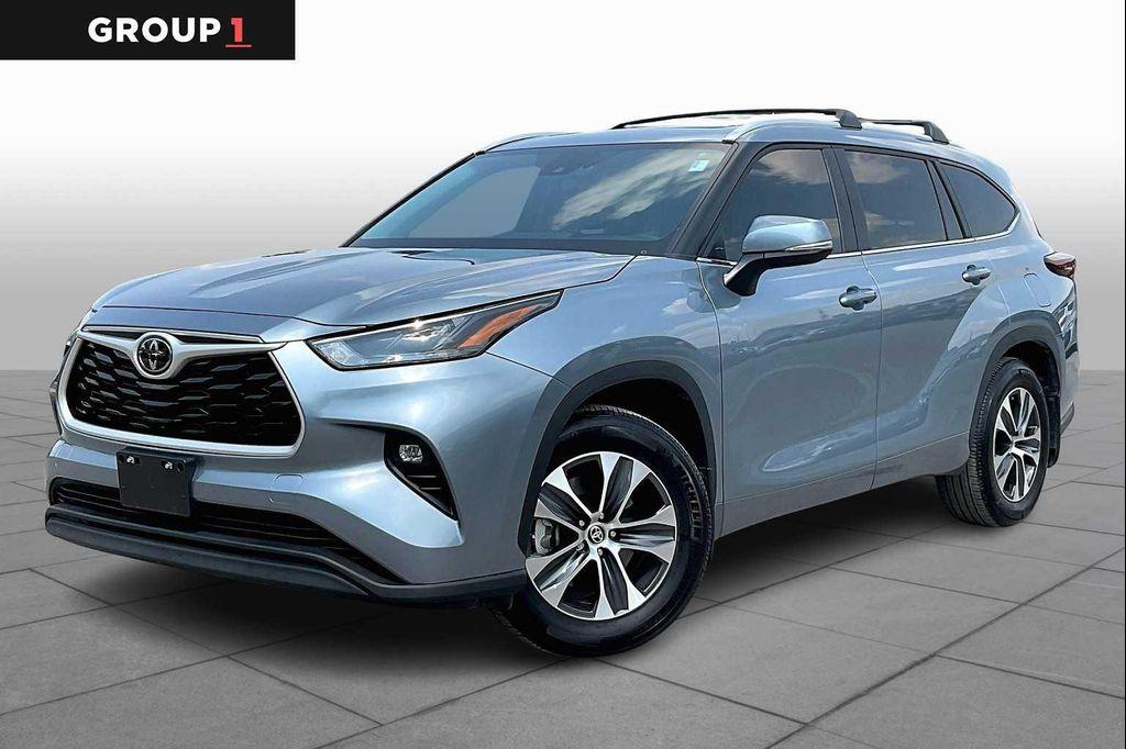 used 2024 Toyota Highlander car, priced at $41,974