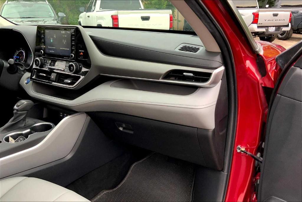 used 2022 Toyota Highlander Hybrid car, priced at $40,983
