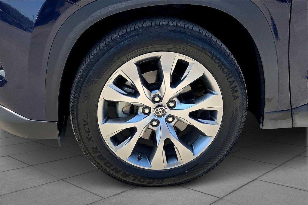 used 2024 Toyota Grand Highlander car, priced at $45,998