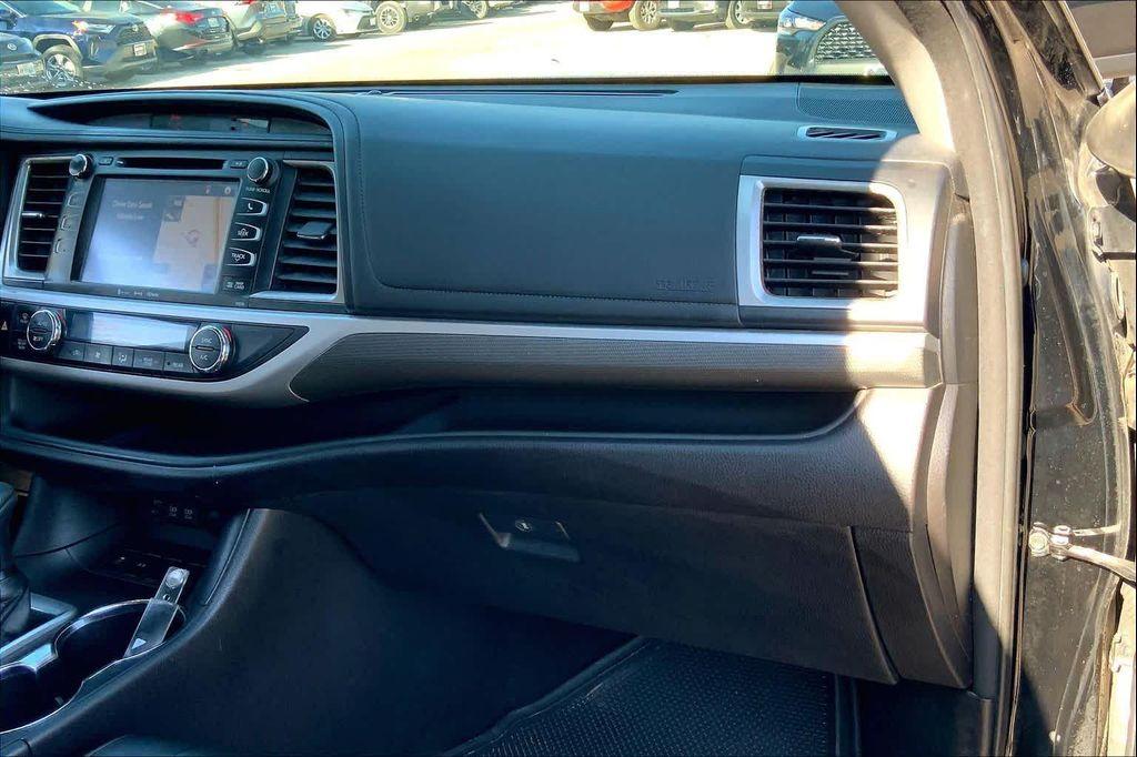 used 2018 Toyota Highlander car, priced at $15,788