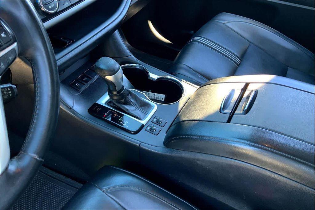 used 2018 Toyota Highlander car, priced at $15,788