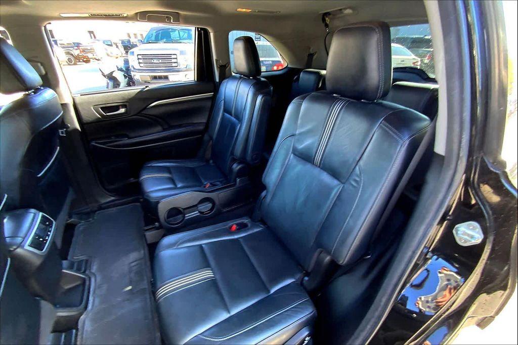used 2018 Toyota Highlander car, priced at $15,788