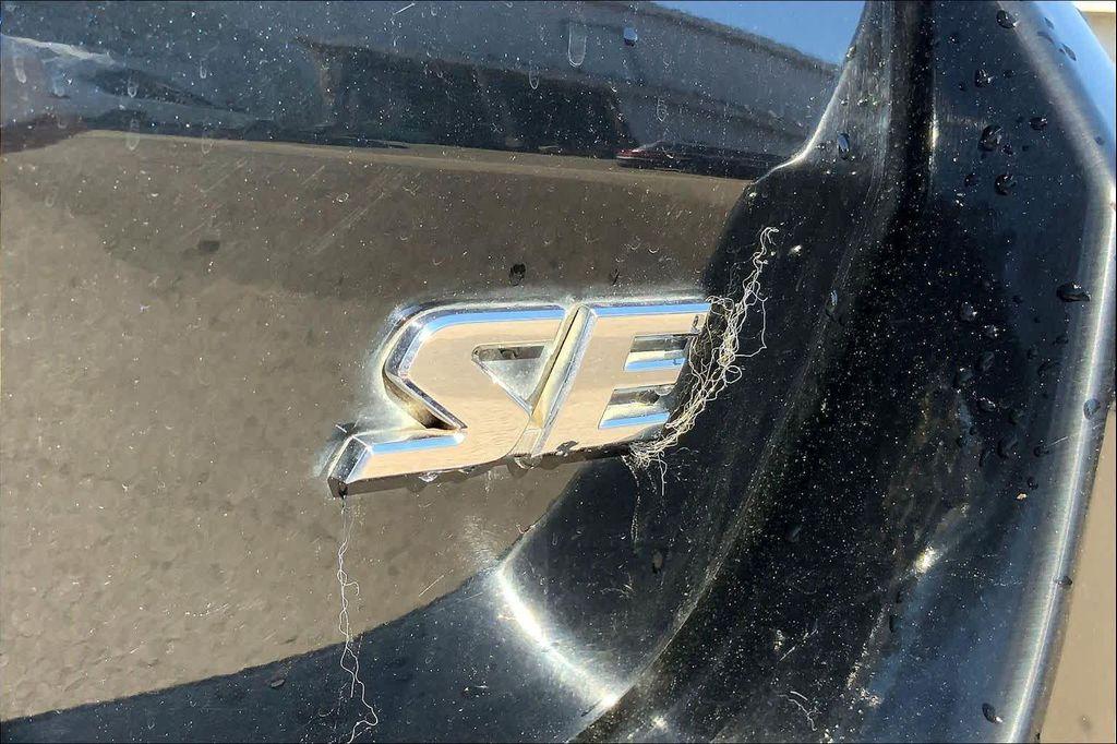 used 2018 Toyota Highlander car, priced at $15,788