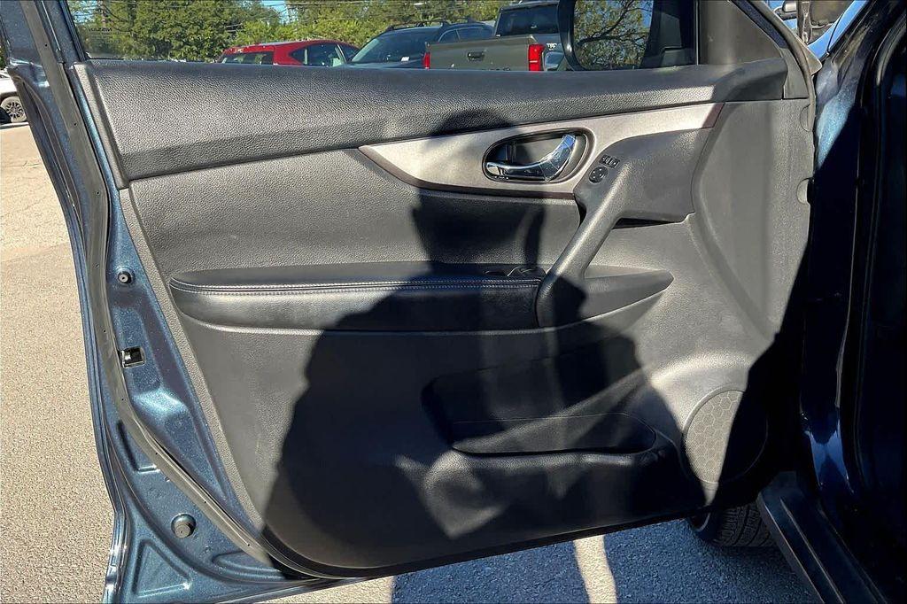 used 2016 Nissan Rogue car, priced at $8,965