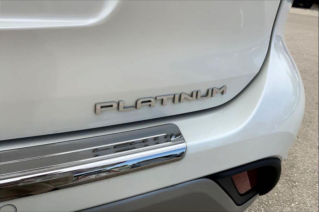 used 2021 Toyota Highlander car, priced at $38,999