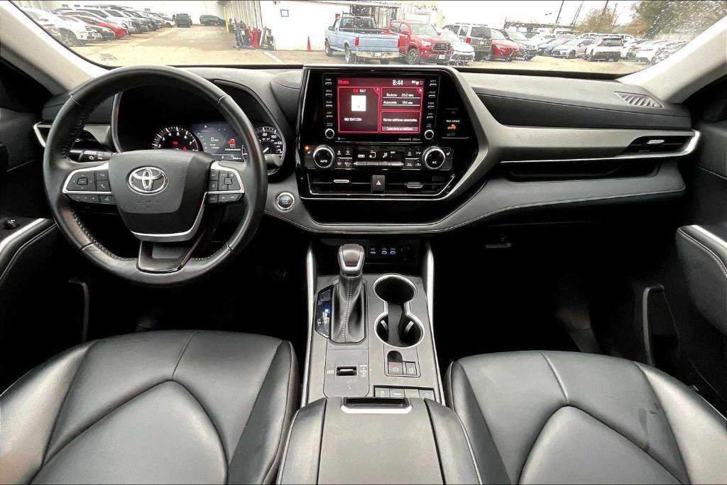 used 2022 Toyota Highlander car, priced at $34,949